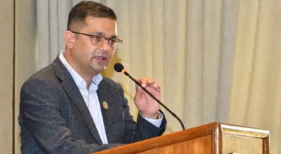 राजावादीहरुले कसैको जिम्मा लिएर काम गरिरहेको एमाले नेता गिरीको आरोप
