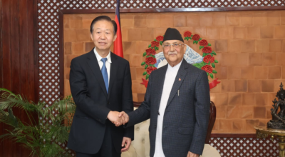 बालुवाटार पुगेर चिनियाँ जनकंग्रेसका उपाध्यक्षले भेटे प्रधानमन्त्री ओलीलाई