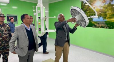 भगवान कोइरालाको निर्माणाधीन बाल अस्पताल हेर्न पुगे मन्त्री घिसिङ