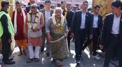 चुनाव शान्तिपूर्ण भएको भन्दै प्रधानमन्त्री कार्कीले पशुपतिनाथमा गरिन् रुद्राभिषेक पूजा