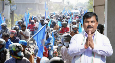 सर्लाही ३ का रास्वपा उम्मेदवार साह फ्रिमा पेट्रोल बाँड्दै