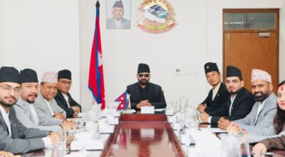 विदेशी राजदूत भेट्नुअघि मन्त्रीहरूसँग छलफल गर्दै प्रधानमन्त्री बालेन