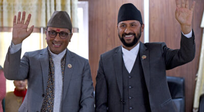 धुलिखेलमा २४ घण्टा बिताएर काठमाडौं फर्किए रवि लामिछाने र स्वर्णिम वाग्ले