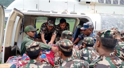 भीमफेदी जीप दुर्घटनाका गम्भीर घाइते ४ जनालाई सेनाको हेलिकप्टरबाट काठमाडौं ल्याइयो