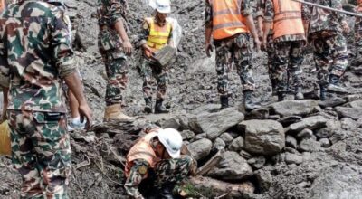 गोसाइँकुण्ड जाने पैदल मार्गमा पहिरो हटाइयो