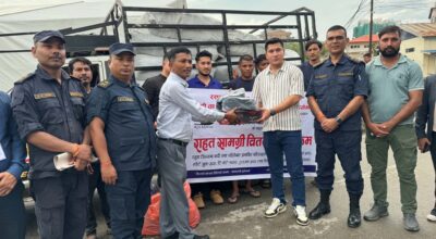 विपत्तिमा मनोज भारतीको मानवता : बाढीपहिरो पीडितका लागि लाखौँको राहत सामग्री हस्तान्तरण