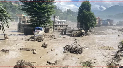 रसुवामा आएको भोटेकोशी नदीमा आएको भीषण बाढीपछि कञ्चनपुर घर भएका २४सम्पर्कविहीन भएका छन् ।