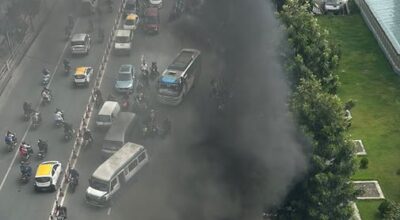 त्रिपुरेश्वरमा यात्रुवाहक बसमा आगलागी, चालक अस्पताल भर्ना