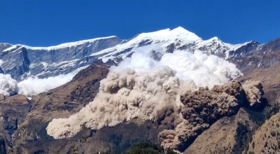हिम्लुङमा हिउँपहिरोपछि खोजी तीव्र, हेलिकप्टर परिचालन