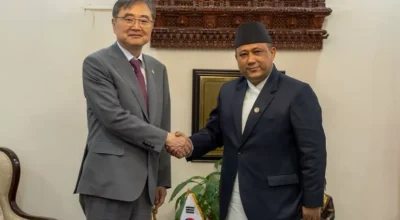 नेपाल भ्रमणमा रहेका कोरियाली विदेशमन्त्री चोसँग परराष्ट्रमन्त्री खनालको भेट