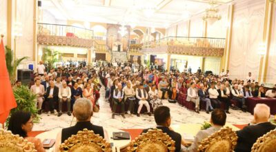 एमाले बैठकमा नेतृत्वमाथि प्रश्नैप्रश्न, कार्यदलको प्रतिवेदन पेस गर्न माग