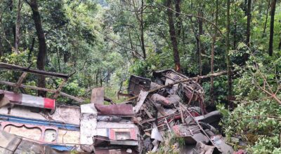 पोखरामा स्कुल बस दुर्घटना : पाँच जनाको मृत्यु, २० घाइतेको पहिचान खुल्यो